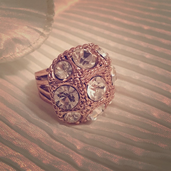 Jewelry - Gorgeous Statement Ring Sz 6